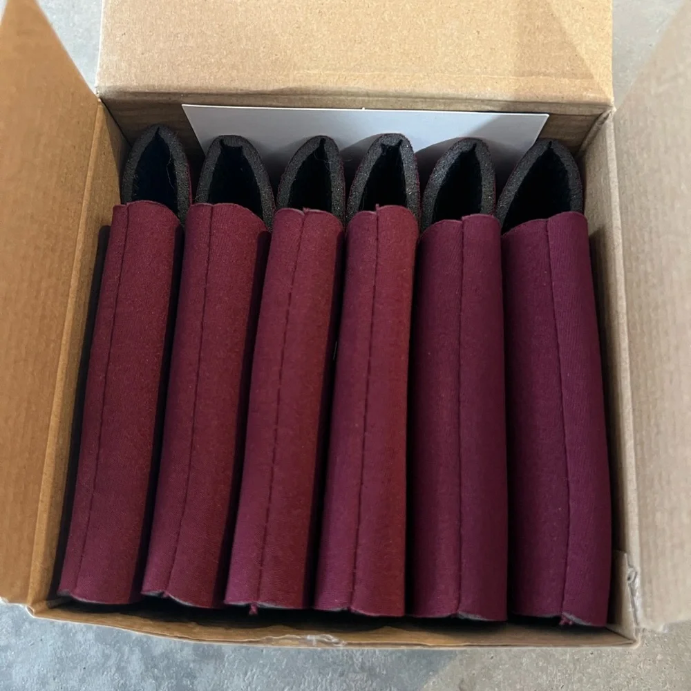 Maroon can cooler, drink cooler, drink sleeve